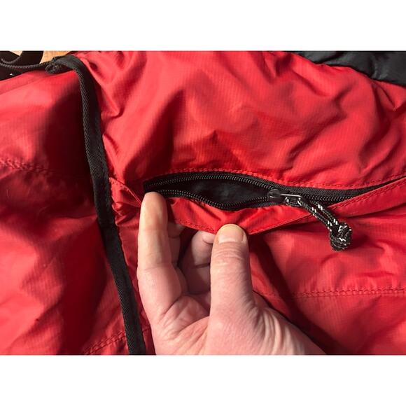 L. L. Bean Ultralight Day Pack Stowaway Red Black Cinch Top Backpack Buckle Zip - Picture 6 of 12